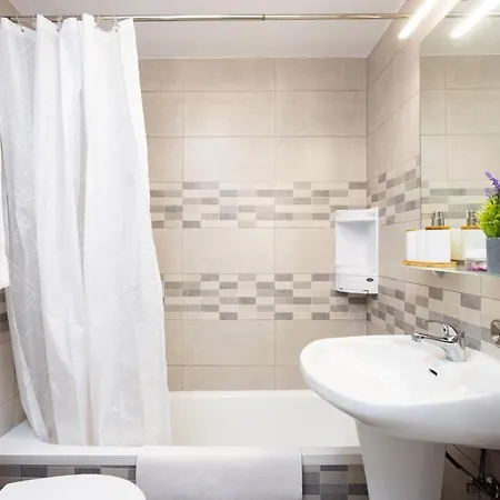 Home2book Comfy Seaside Cristimar, Pool Appartement