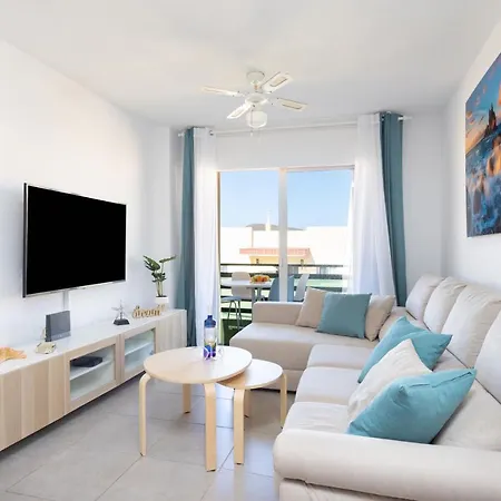 Home2book Comfy Seaside Cristimar, Pool * 로스크리스티아노스